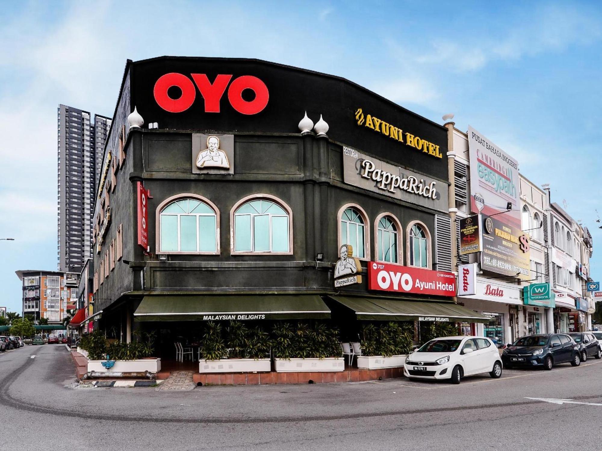 Super Oyo 707 Ayuni Hotel Бангі Екстер'єр фото